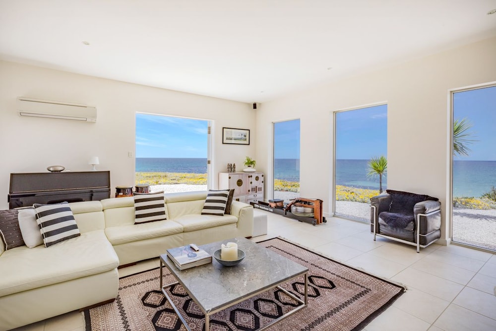Luxury Villa, 3 Bedrooms, Ocean View, Oceanfront photo 2