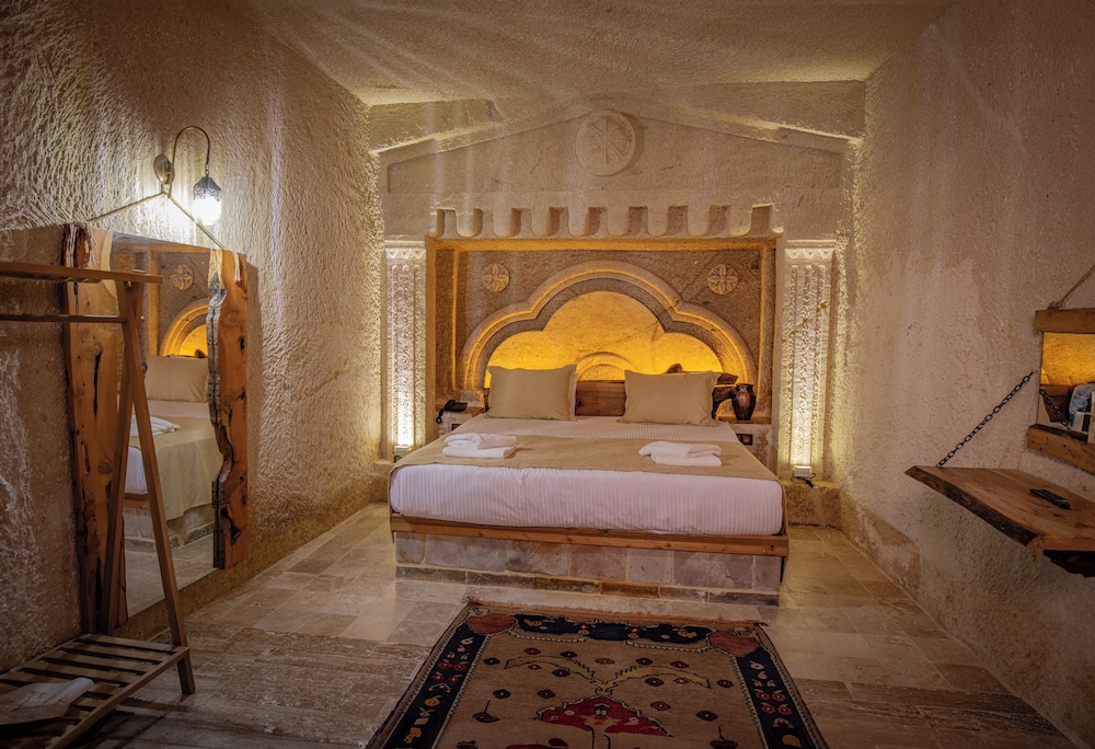 Honeymoon Room, Courtyard View