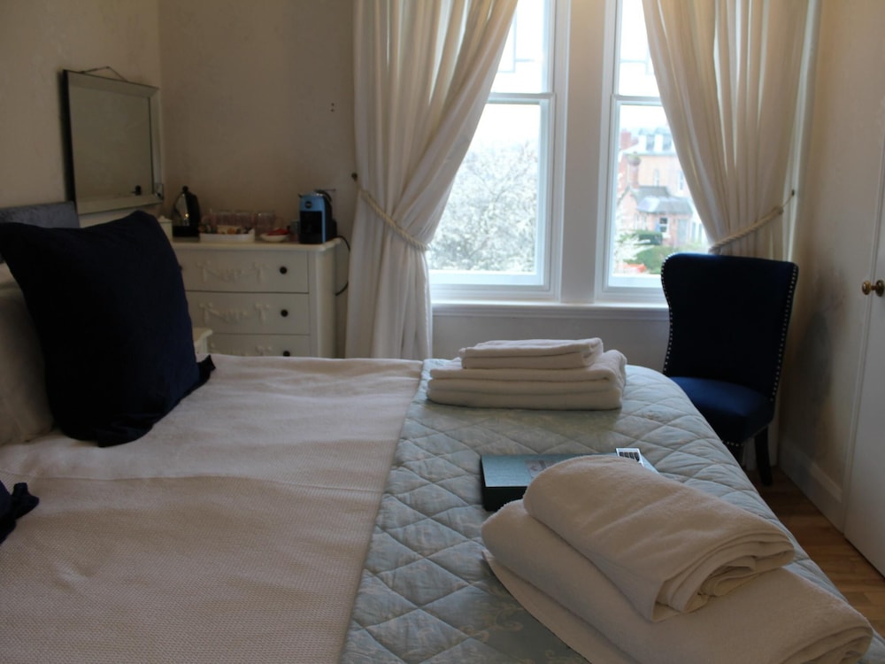 Double Room, 1 King Bed, Mountain View (Malvern View) photo 3