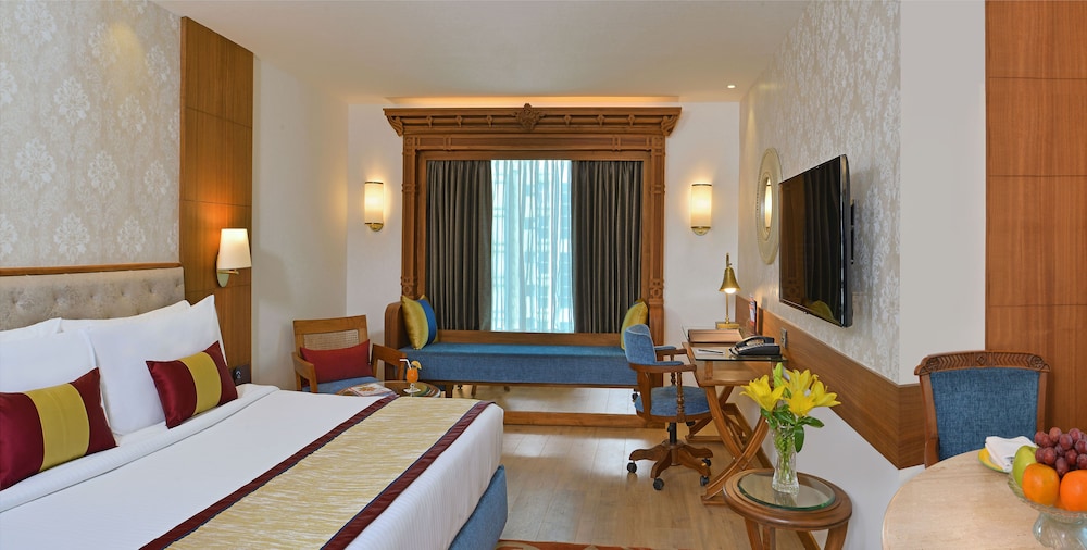 Deluxe Room, 1 Queen Bed, City View (Fortune Club Room) - Photo 2