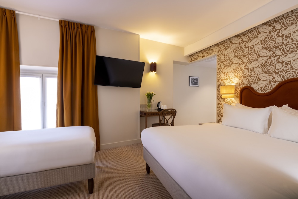 Superior Triple Room photo 3