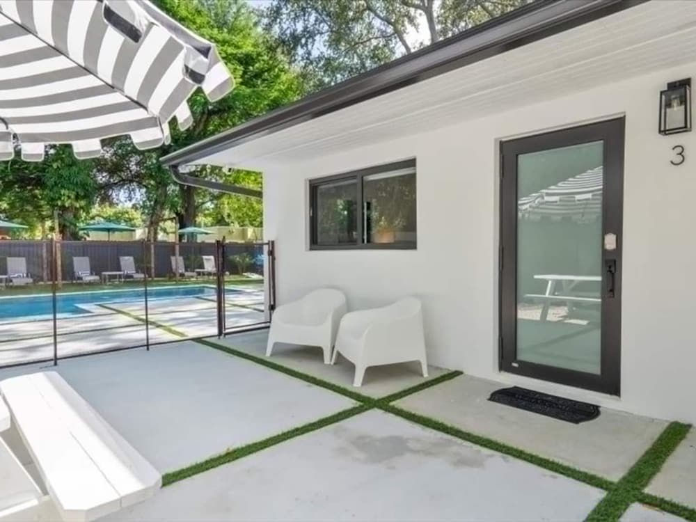 Sleek Modern Miami Getaway With Pool Oasis, 사진 16