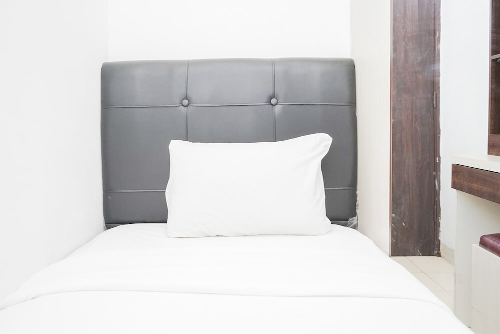 Room - Photo 10