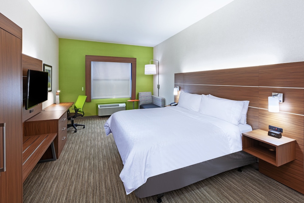 Standard Room, 1 King Bed, Accessible (Roll-In Shower) - Photo 1