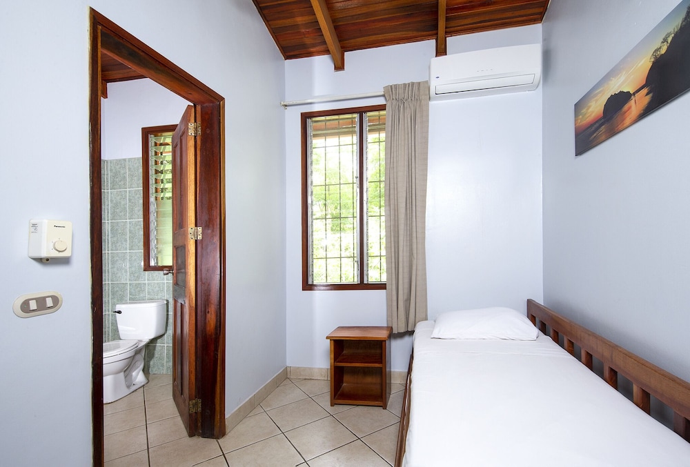 Superior Room, Multiple Beds, Refrigerator & Microwave, Pool View photo 2