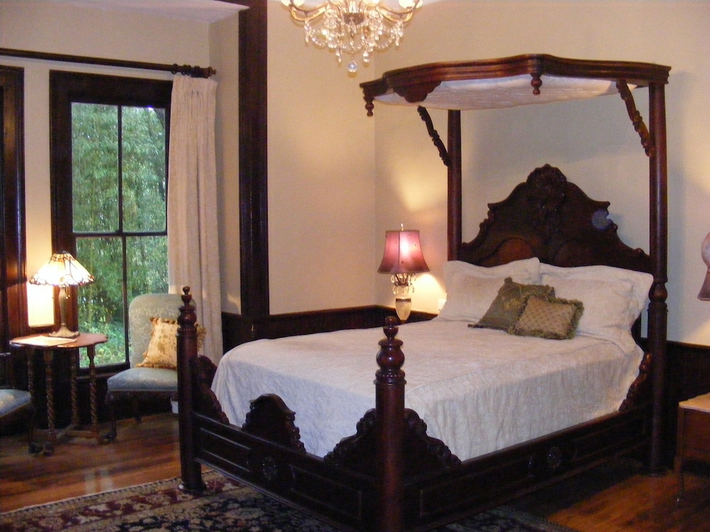 Deluxe Room, 1 Queen Bed, Garden View (Mimosa) photo 1