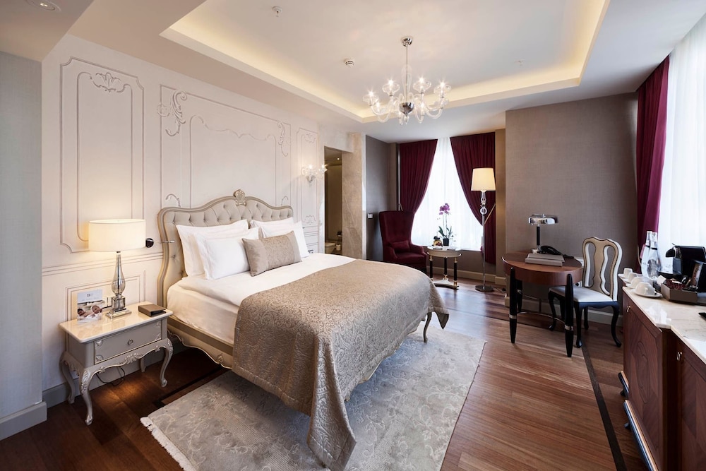 Deluxe Room with City View