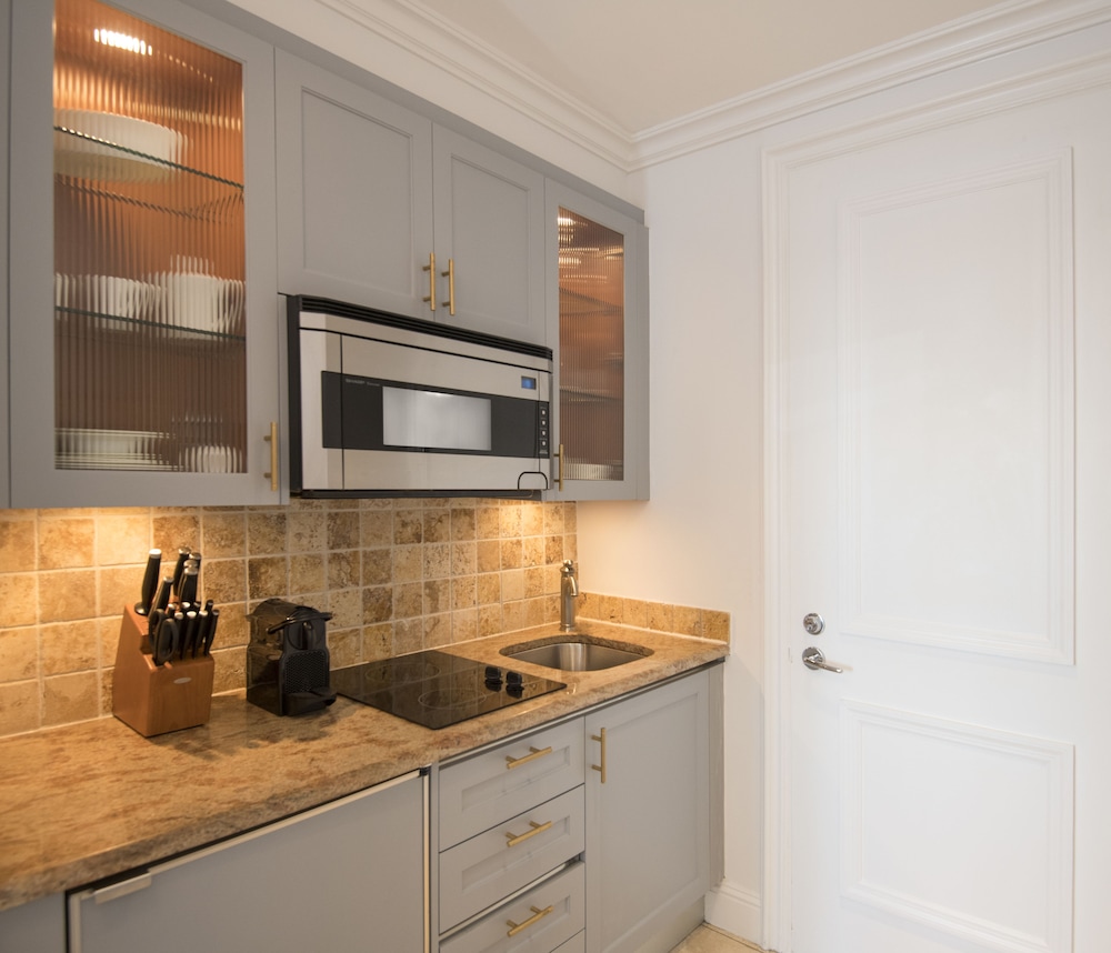 Suite, 1 Bedroom (Island View) - Photo 2