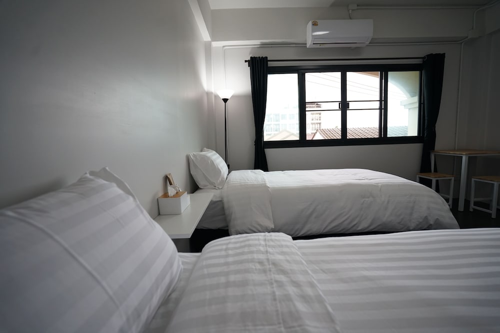 Basic Double or Twin Room - Photo 2