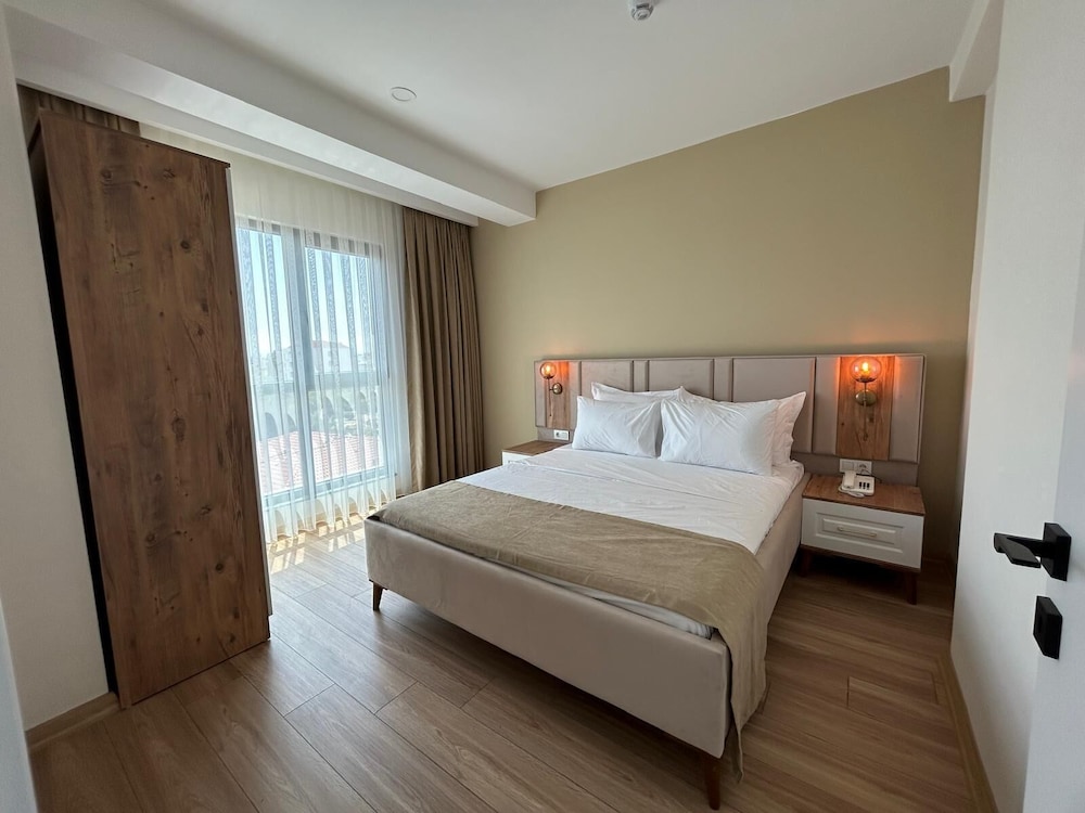 Luxury Suite photo 1