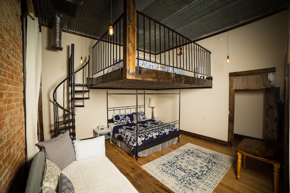 Luxury Loft, Multiple Beds photo 1