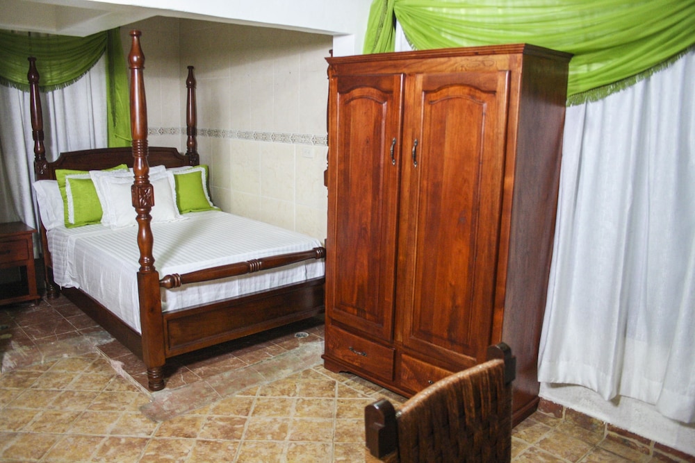 Deluxe Room With Two Beds photo 2
