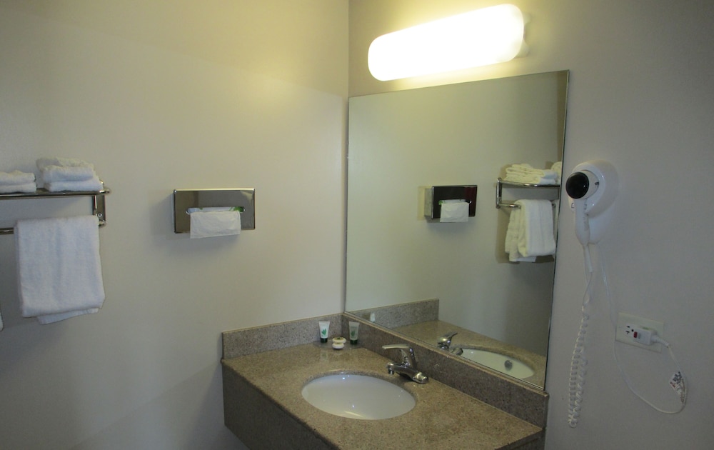 Deluxe Room, 2 Queen Beds - Photo 6
