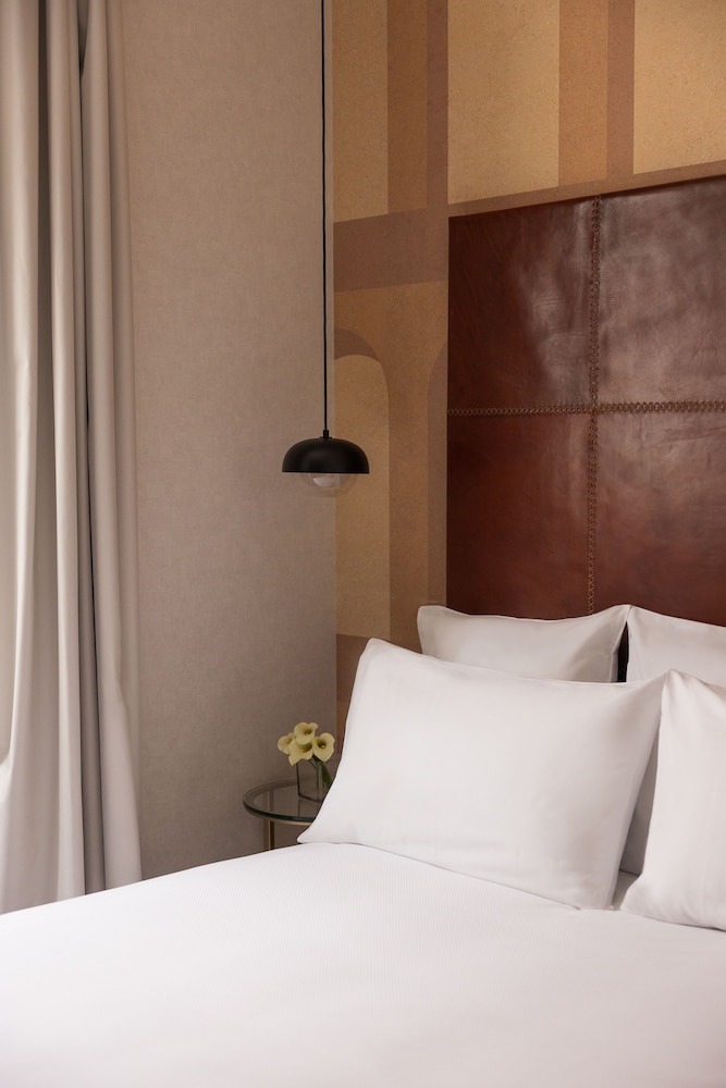 Deluxe Double Room, 1 Double Or 2 Twin Beds photo 3