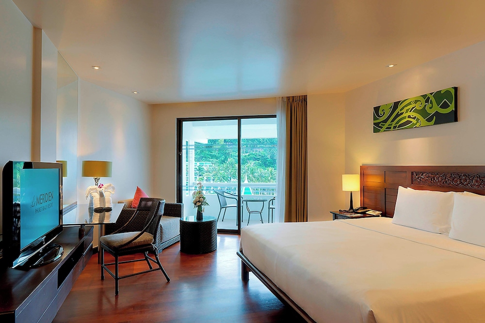 Room, 1 King Bed, Pool View - Photo 1