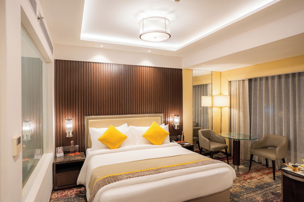 Standard Room, 1 King Bed - Photo 2