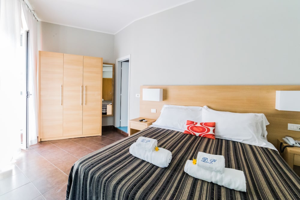 Standard Double Room - Photo 1