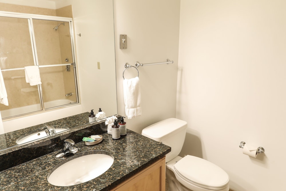 Condo, 2 Bedrooms (Liftside & Pinnacle) - Photo 8