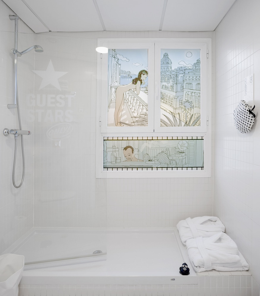 Standard Double or Twin Room - Photo 7