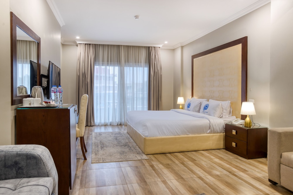 Family Studio Suite - Photo 2