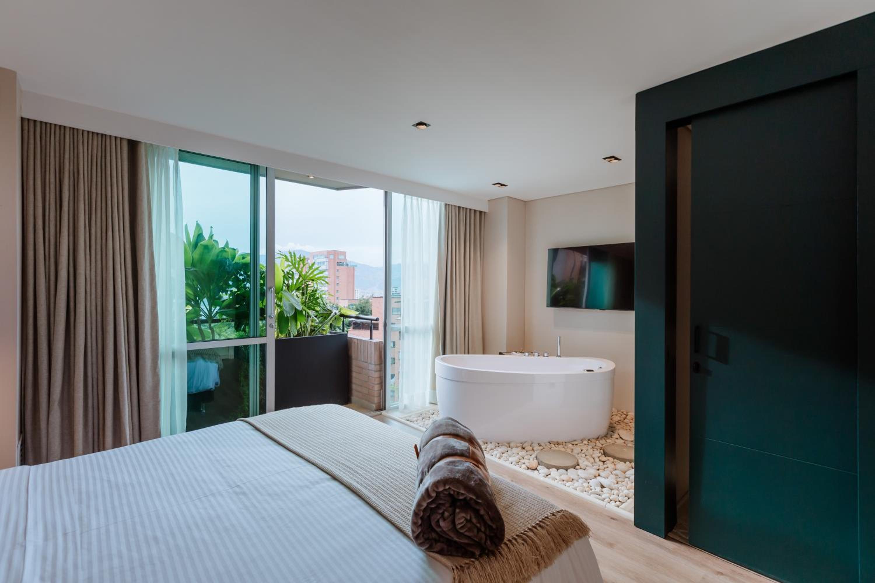 Superior Double Room with Hot Tub photo 1