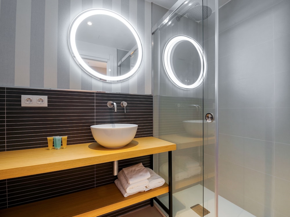 Premium Double Room - Photo 6