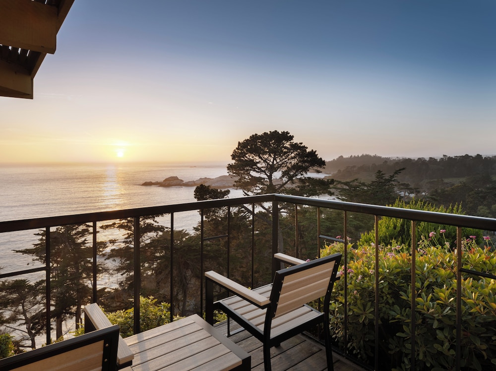 Sunset Suite, 1 Queen Bed with Sofa bed, Ocean View photo 3
