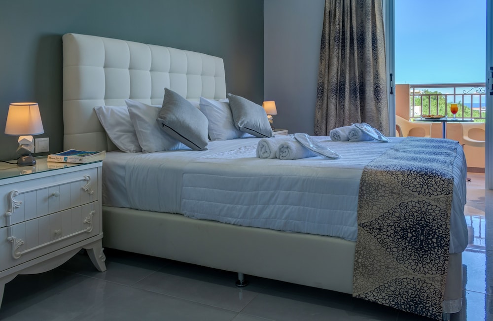 Deluxe Double Room, 1 Double Bed, Sea View - Photo 1
