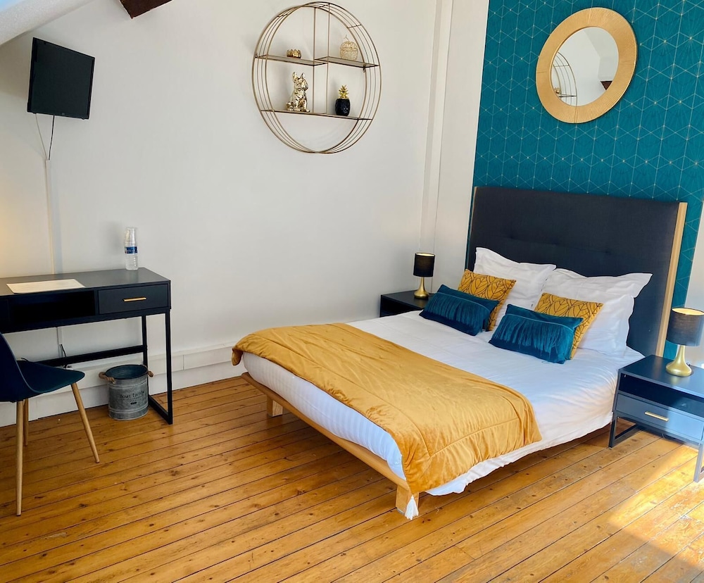 Double Room - Photo 7