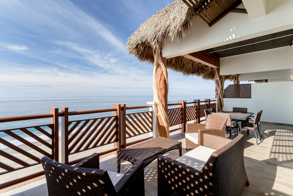 Penthouse, 3 Bedrooms, Oceanfront (New Build)