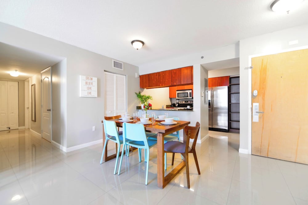 Luxury Condo, 3 Bedrooms, City View photo 3
