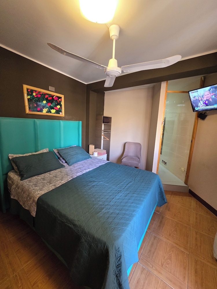 Traditional Room, 1 Queen Bed, Non Smoking, Pool View photo 3