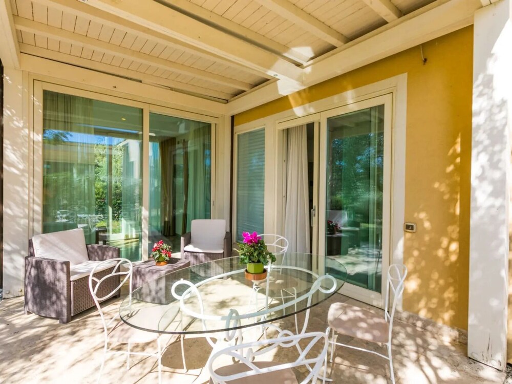 Standard Bungalow, Patio, Garden View photo 1