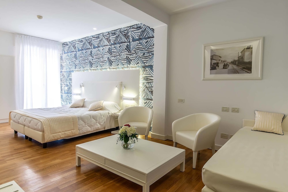 Deluxe Triple Room photo 1