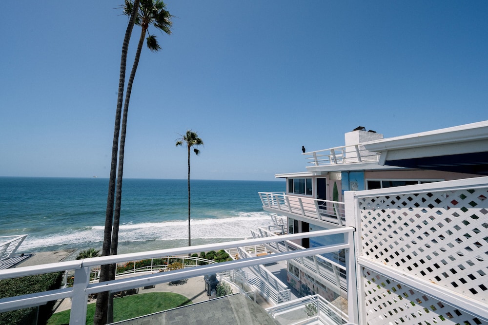 Ocean View One Bedroom Suite