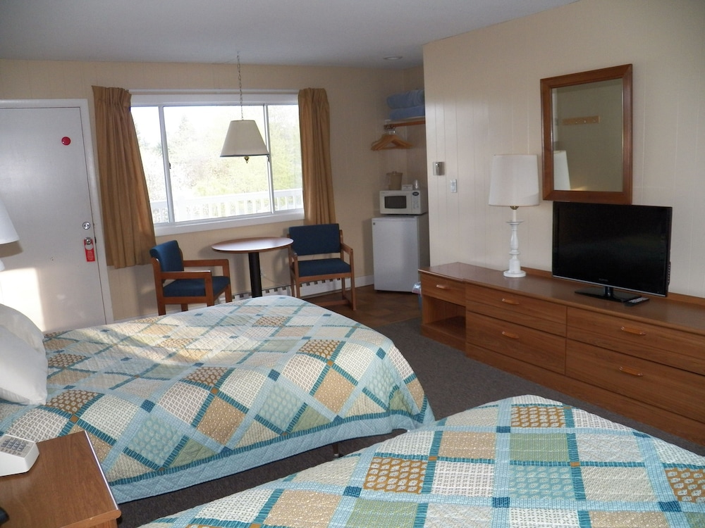 Deluxe Room, 2 Queen Beds photo 1