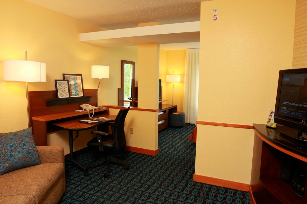 Suite, 1 King Bed With Sofa Bed, Non Smoking
