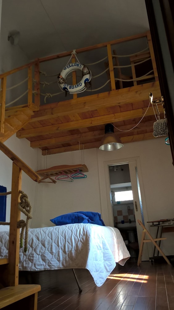Family Quadruple Room photo 3