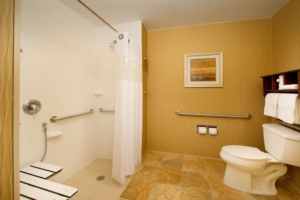Room, 1 King Bed, Accessible, Non Smoking - Photo 8