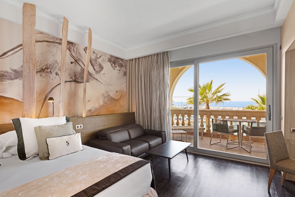 Superior Double Room, Sea View - Photo 1