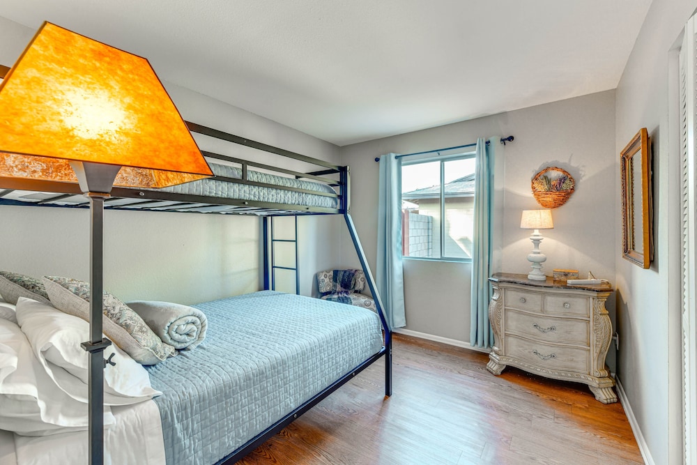 House (4 Bedrooms) photo 2