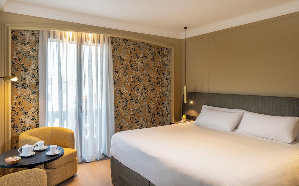 Superior Room, Terrace (Avenida)