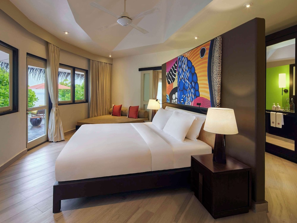3 Nights Beach Villa+ 2 Nights Ocean Infinity Pool Villa, Stay & Meals for 1 Kid under 12 included