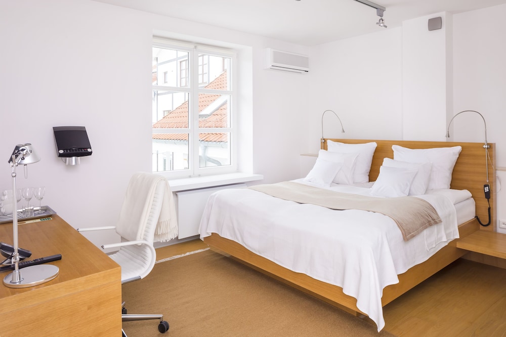 Standard Double Room, 1 King Bed photo 2