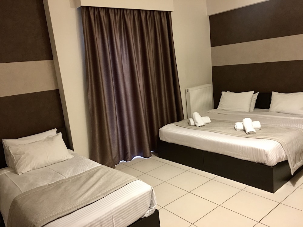 Deluxe Triple Room (for 3) photo 3