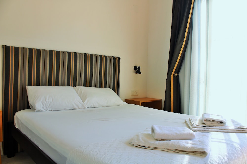 Junior Room, Non Smoking, Partial Sea View photo 1