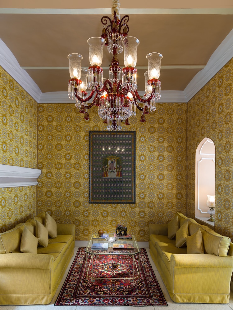Jasper Heritage Suite photo 2