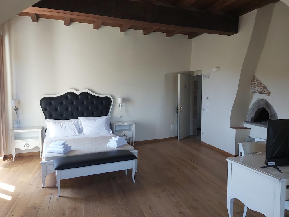 Deluxe Double or Twin Room, Garden View