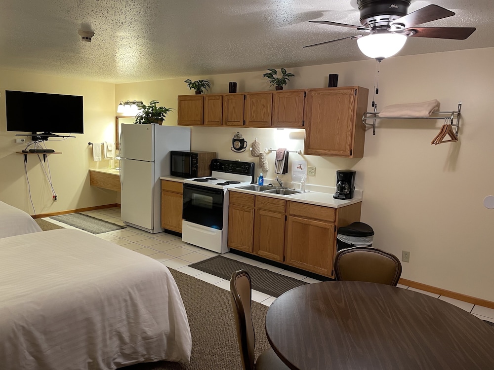 Deluxe Room (No Pets) photo 3
