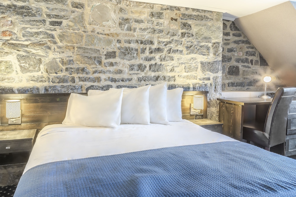 Superior Room, 1 Queen Bed photo 2